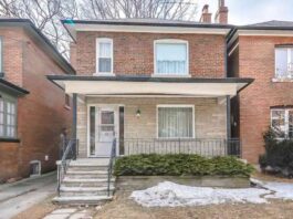 96 år gammel kvinne ønsker å selge huset sitt: Eiendomsmegleren mister hodet når han åpner døren